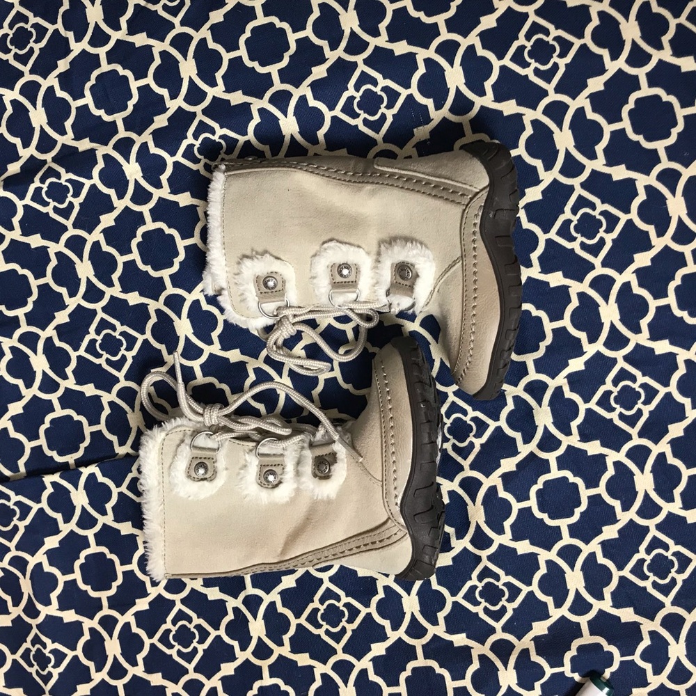 Cute Girl’s Nine West Daffodil fur boots 5 new
